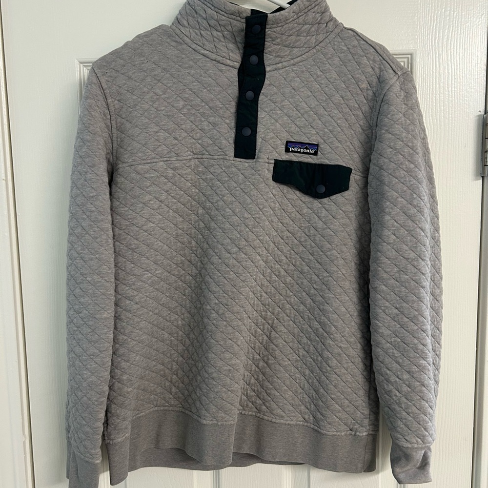 Patagonia Gray Turtleneck Sweater with Quilted Design